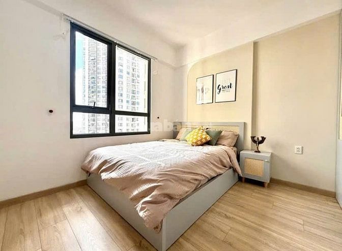 Nguyên Hồng Cách Sân Bay 2KM CH 57M2 - 2 TỶ 3 , Ở Ngay ,Tầng Cao , SHR