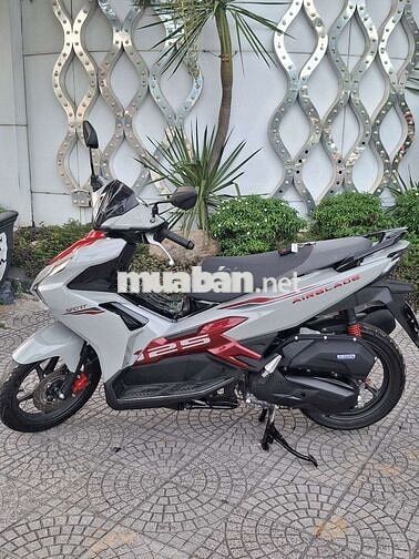 Honda Air Blade 2025 Xám đỏ