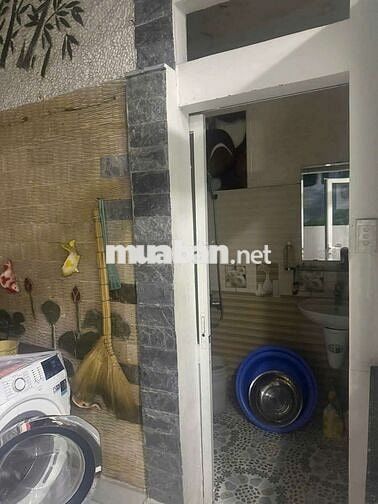 Nhà Thuê 4×19m .4 lầu -Giá 9 tr/th .5pn .liên khu 5-6 Bình tân