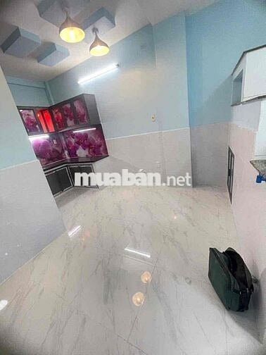 Ngay Cầu Chà Và -2 Lầu-3 Phòng Ngủ-Nở Hậu-Sổ Hồng Riêng