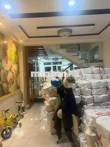 Nhà Thuê 4×19m .4 lầu -Giá 9 tr/th .5pn .liên khu 5-6 Bình tân