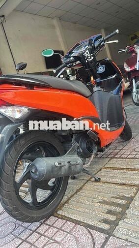 Honda Vision màu Cam
