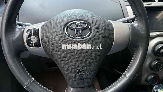 Toyota Yaris 2011 Tự động Đỏ