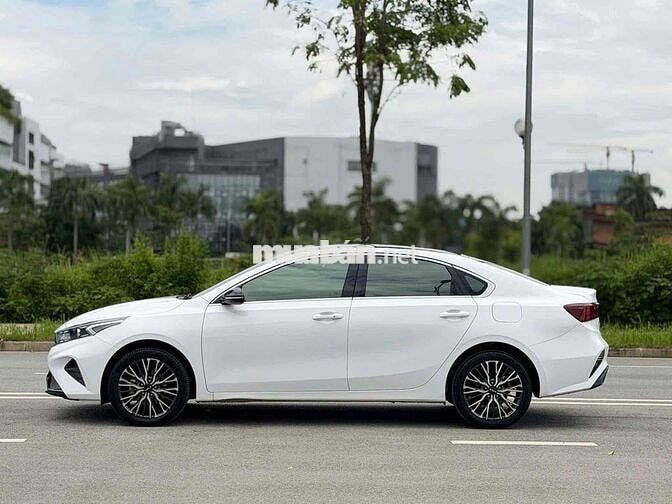 Kia K3 Luxury 2023 1.6 AT 26000 km
