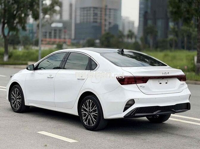 Kia K3 Luxury 2023 1.6 AT 26000 km