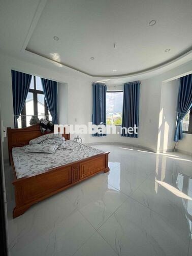 Nhà Phú Cường Gần Ngã 6 , Chợ Thủ Dầu Một 3 tầng full nội thất 300m2