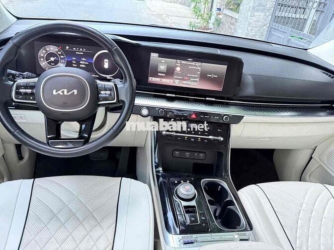 Kia Carnival 2023 Premium ghế thương gia