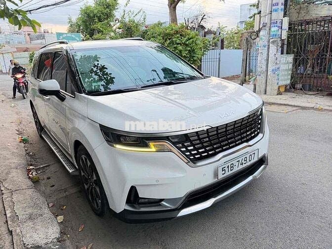 Kia Carnival 2023 Premium ghế thương gia