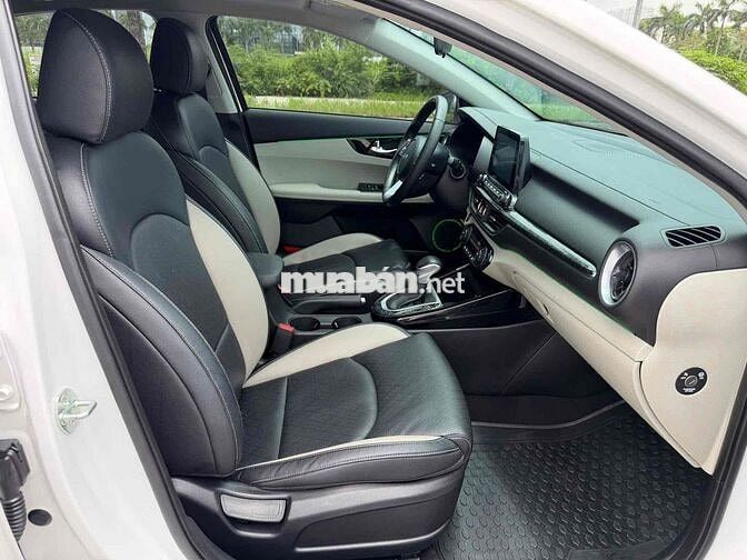 Kia K3 Luxury 2023 1.6 AT 26000 km