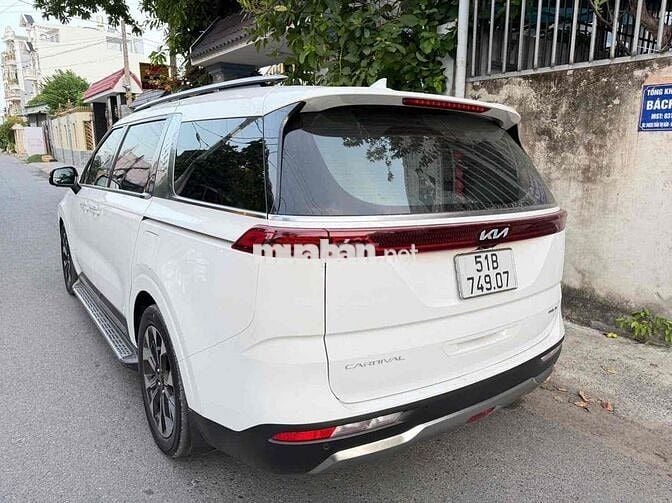 Kia Carnival 2023 Premium ghế thương gia