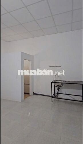 Cho thuê nhà cấp 4 có 3PN Dt 171 m2  mặt tiền đường - 13tr/th