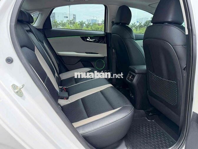 Kia K3 Luxury 2023 1.6 AT 26000 km
