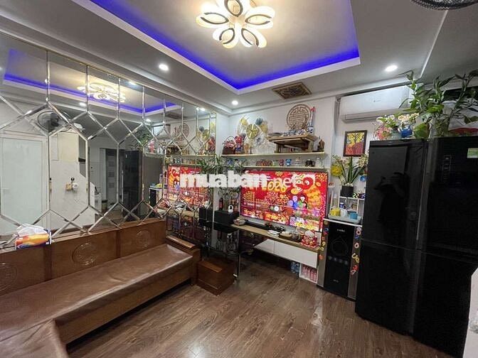 Chính chủ bán căn hộ chung cư 2 ngủ, sổ hồng riêng