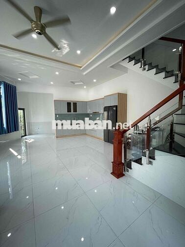 Nhà Phú Cường Gần Ngã 6 , Chợ Thủ Dầu Một 3 tầng full nội thất 300m2
