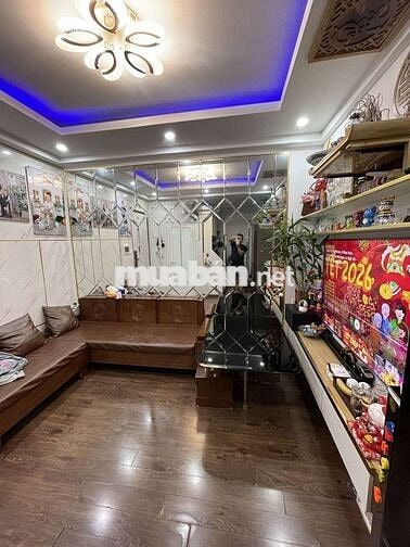 Chính chủ bán căn hộ chung cư 2 ngủ, sổ hồng riêng