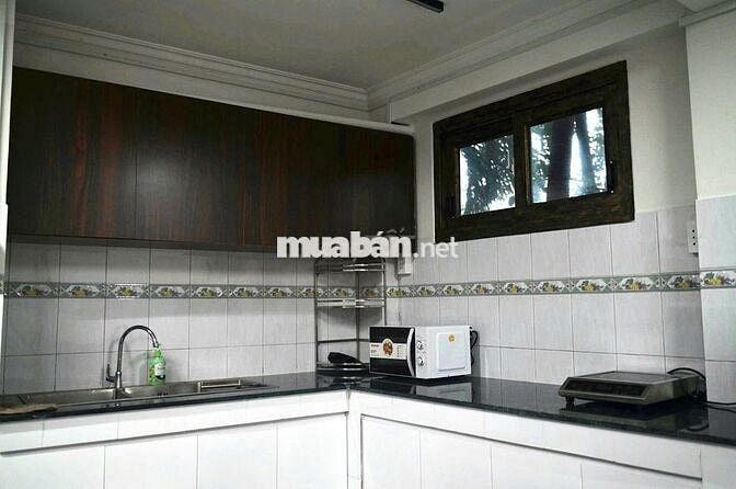 Cho thuê căn hộ dịch vụ full nội thất mặt tiền Lạc Long Quân
