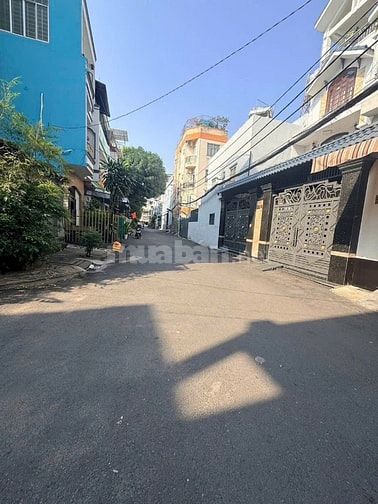 Bán nhà riêng 3 tầng đẹp tại 38/1/4 Đô Đốc Long, giá siêu hời 6,3 tỷ, 