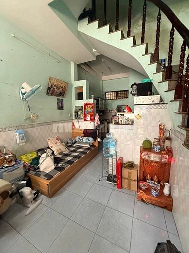 Bán nhà riêng 3 tầng đẹp tại 38/1/4 Đô Đốc Long, giá siêu hời 6,3 tỷ, 