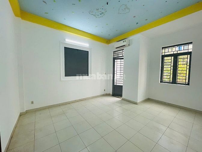 BÁN NHÀ CHÍNH CHỦ, P THẠNH LỘC, Q12, RẺ, ĐẸP, TIỆN NGHI, HẺM XE HƠI
