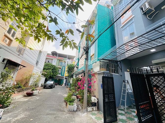 BÁN NHÀ CHÍNH CHỦ, P THẠNH LỘC, Q12, RẺ, ĐẸP, TIỆN NGHI, HẺM XE HƠI