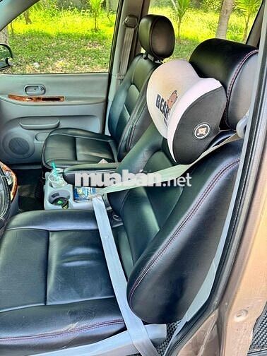 Kia Carnival màu Nâu