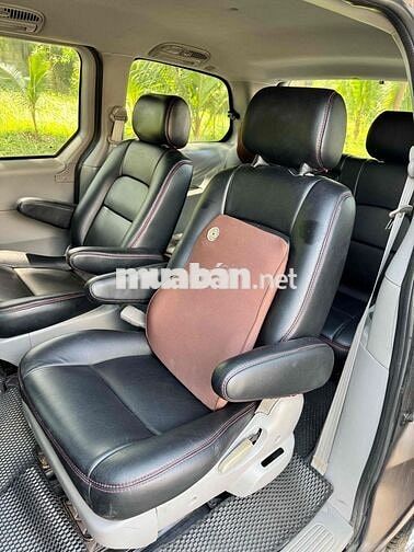Kia Carnival màu Nâu