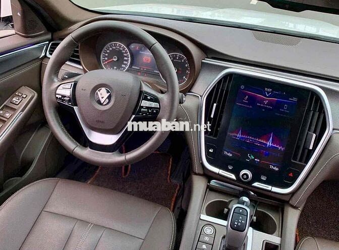 VinFast Lux A2.0 Plus Trắng 38.000 Km