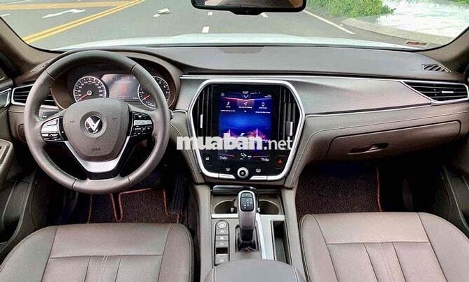 VinFast Lux A2.0 Plus Trắng 38.000 Km