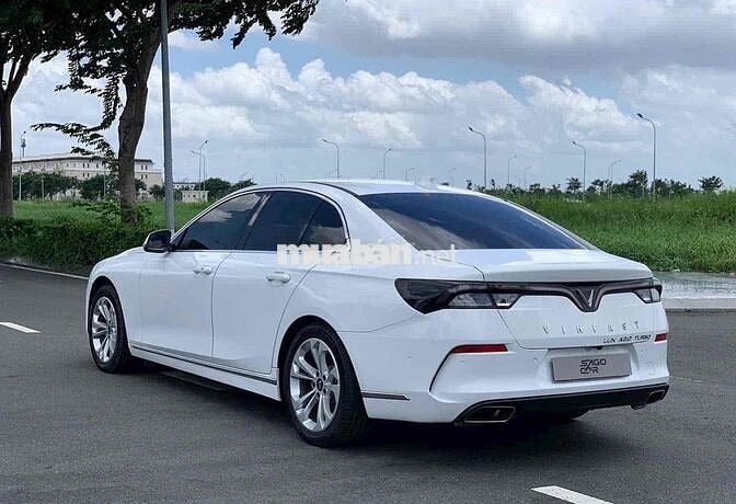VinFast Lux A2.0 Plus Trắng 38.000 Km