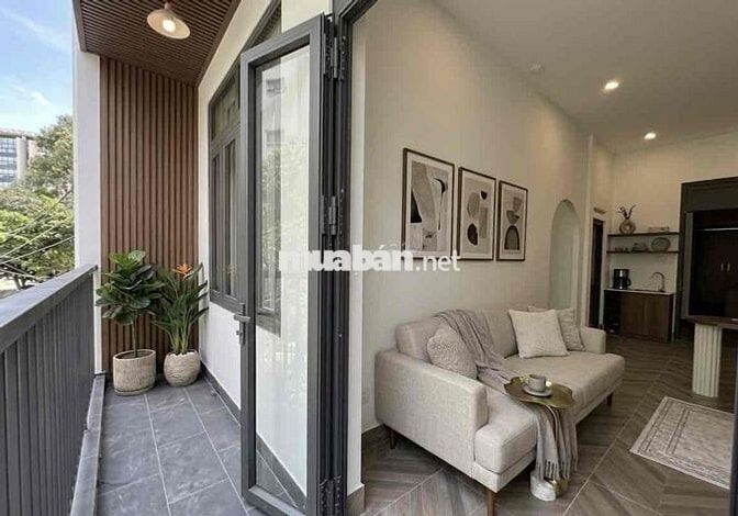 CHO THUÊ 1 PHÒNG NGỦ, 1 PHÒNG KHÁCH, BAN CÔNG, RỘNG 45M2