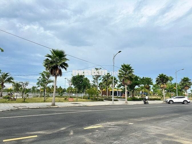 Bán đất trung tâm phố cổ 140m2 hướng tây Nam đường 7,5m
