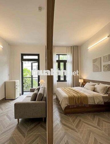 CHO THUÊ 1 PHÒNG NGỦ, 1 PHÒNG KHÁCH, BAN CÔNG, RỘNG 45M2