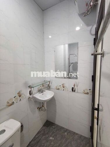 Mới, hiện đại, sạch sẽ, tiện nghi. Giá 3,8tr - trung tâm Cầu Giấy