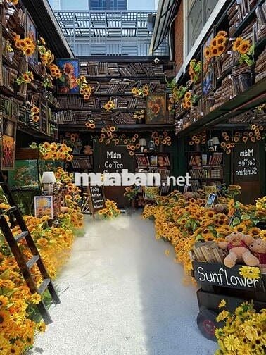 Tuyển PHỤC VỤ và PHA CHẾ