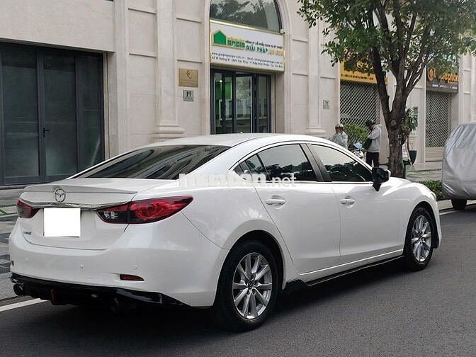 Mazda 6 model 2016 màu trắng