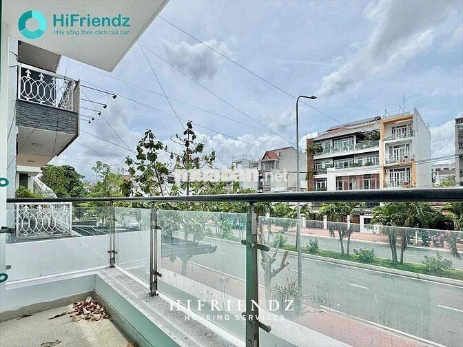 CHDV Ban Công Thoáng, Rộng 45m2, Mặt Tiền Lớn, Gần Parc Mall Q8