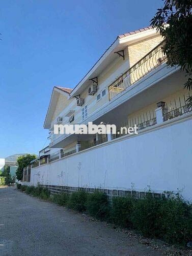 🔥 Bán Gấp Biệt Thự 2 Mặt Tiền 400m² – Đất Rộng Hiếm Có Tại Nha Trang