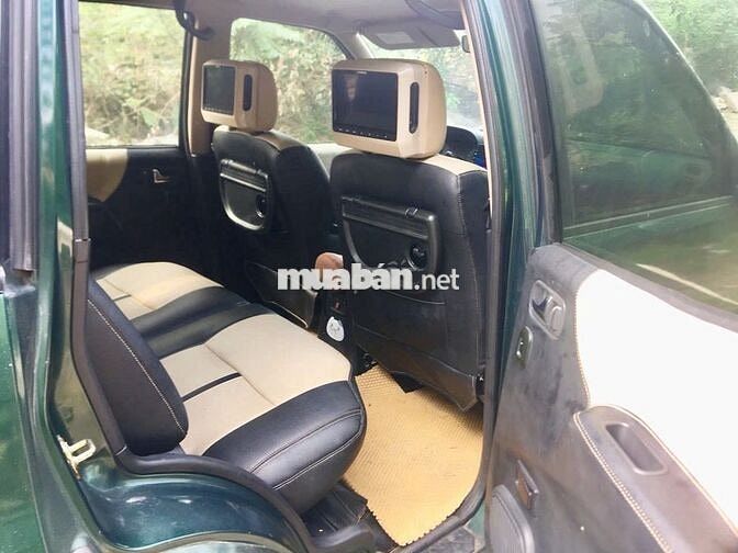 Nissan Terrano Xanh