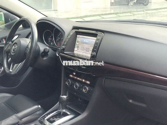 Mazda 6 model 2016 màu trắng