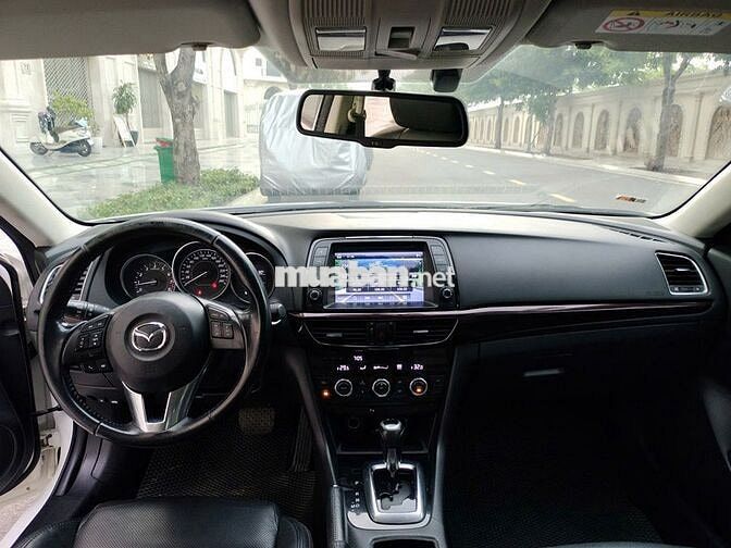 Mazda 6 model 2016 màu trắng
