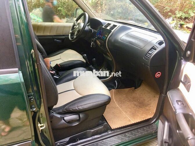 Nissan Terrano Xanh