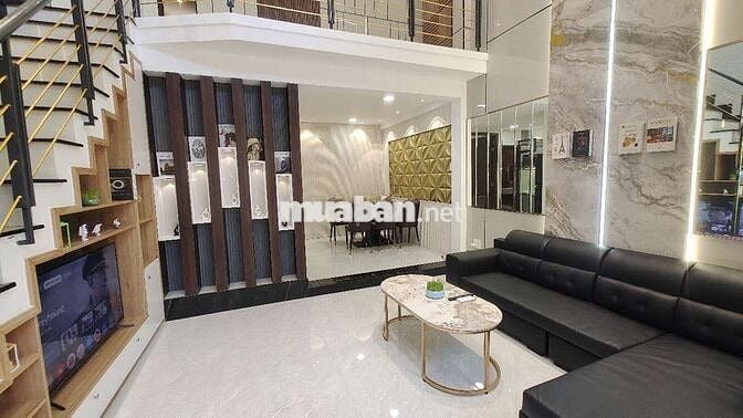 Bán nhà 2 tầng full nội thất cao cấp. 