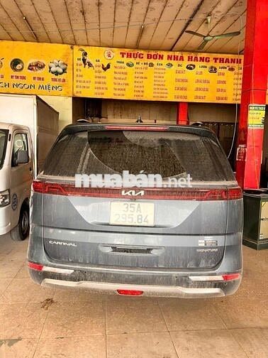 Kia Carnival 2022 Signature Xanh 50000 km