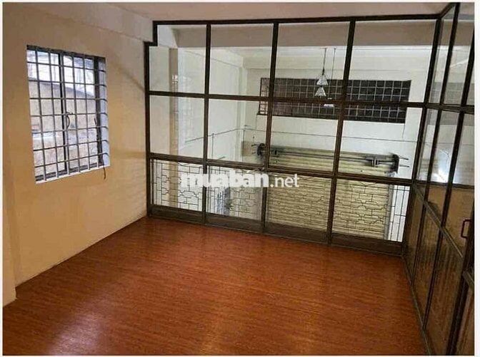 CHIA SẺ MẶT BẰNG TRỐNG TẦNG LỬNG