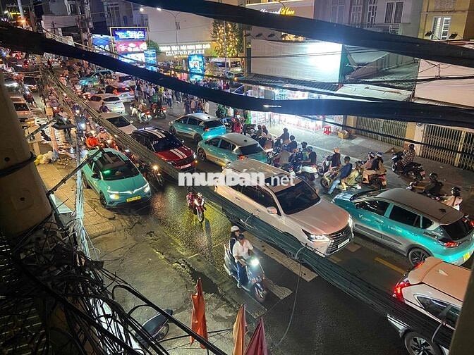 CHIA SẺ MẶT BẰNG TRỐNG TẦNG LỬNG