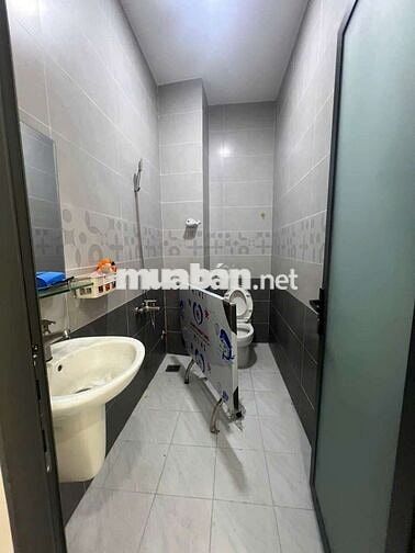 NHÀ PHỐ SÂN XE HƠI GẦN CẦU AN LỘC, DT 4*20, TRỆT, 3 LẦU, 5PN, 6WC