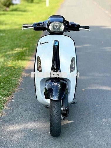 Piaggio Vespa Sprint 125cc 2015 Trắng.Siêu Keng