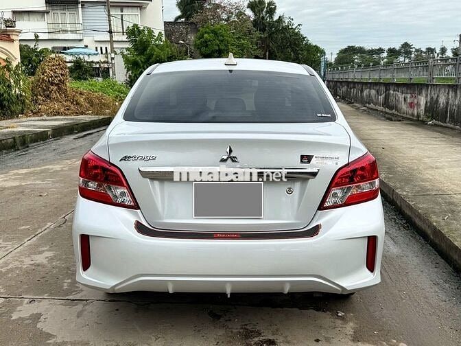 Mitsubishi Attrage model 2022 số sàn màu trắng