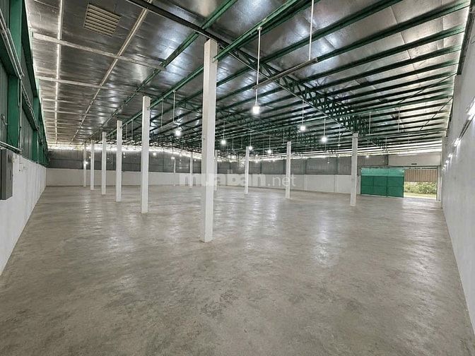 Chưa tới 100 ngàn/m2- thuê kho như hình 1100m2 sử dụng-LH 0909824911
