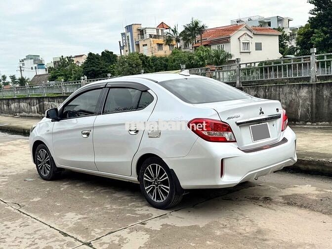Mitsubishi Attrage model 2022 số sàn màu trắng